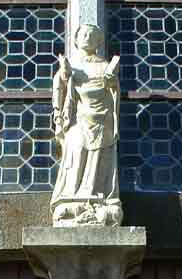 Statue du saint à l'église de Saint-Marcan