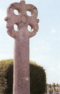 Croix celtique de l'église St-Friard à Besné