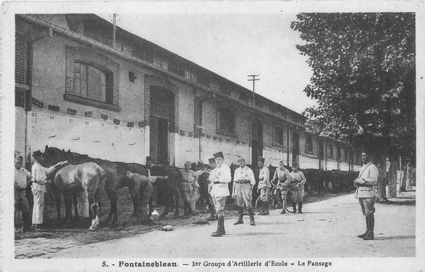 Image:Fontainebleau-1erGroupeArtillerie-dEcole-1934.jpg
