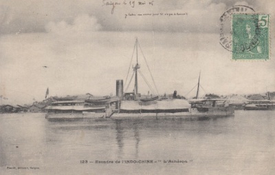 La canonnière cuirassée Acheron en baie de Saïgon en 1906