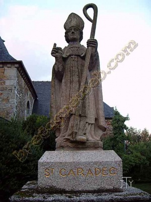 statue du saint à St-Caradec