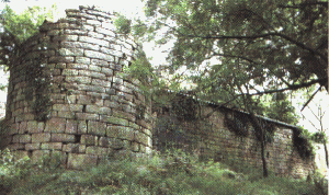 ruines du chateau des Guengat
