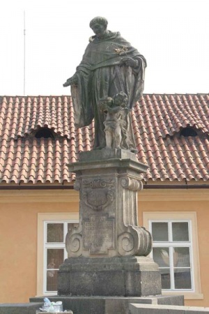 Statue de St Nicolas Tolentino à Prague