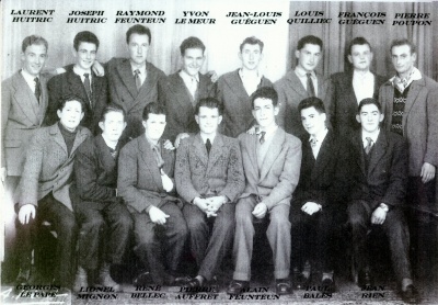 Classe 1957, Josig est debout le deuxième à gauche