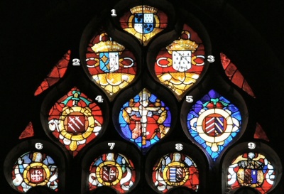  Ergué-Gabéric, église Saint-Guinal, maîtresse-vitre, 1516. Blasons 1-3 : Bretagne et France en alliance ; 4 : Coetanezre (de Lesergué) ; 6 : Cabellic (de Lesergué) ; 7 Coetanezre et Cabellic en alliance ; 8 : Autret (de Lesergué), Coetanezre et Cabellic en alliance ;9 : Coetnezre et Lescuz en alliance.