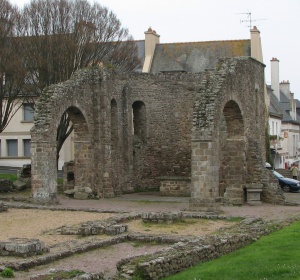 Ruines de l'église d'Aleth, face à St Malo