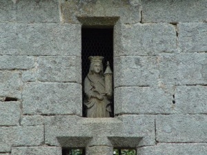 statue de Sainte-Barbe au Faouët