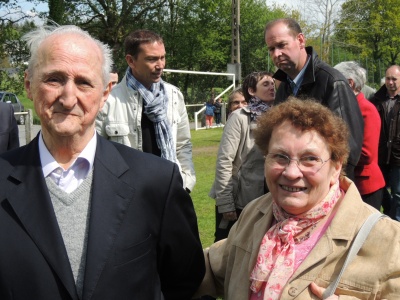 Fanch et Jeanine sur la pelouse de Keranna à l'occasion du centenaire en 2013